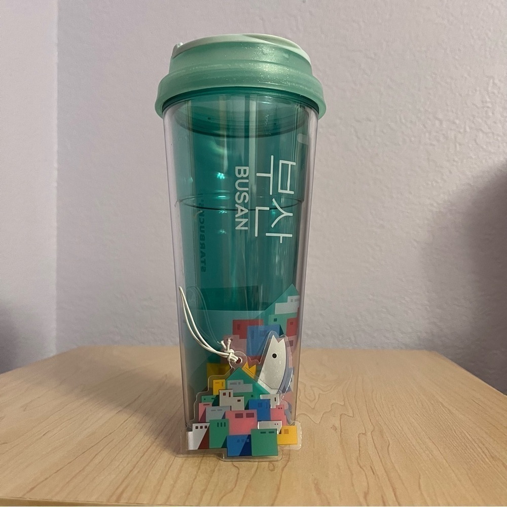 NEW STARBUCKS KOREA Busan Town Traveler Tumbler 16 oz Blue Gamcheon